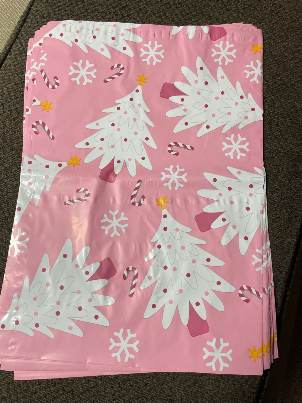 15 pink Christmas Print Polymailers XL